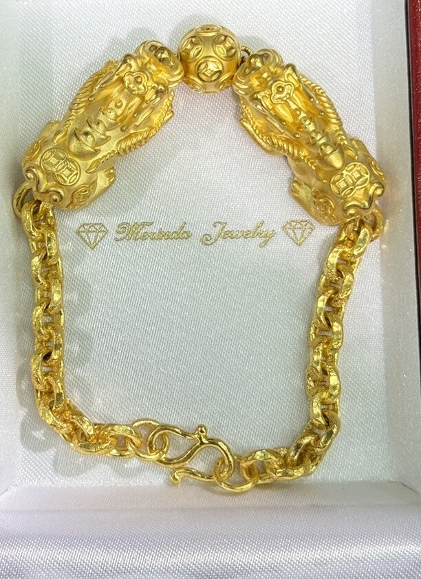 SALE, Used 24k Yellow Gold Lucky Pixiu Semi Hollow