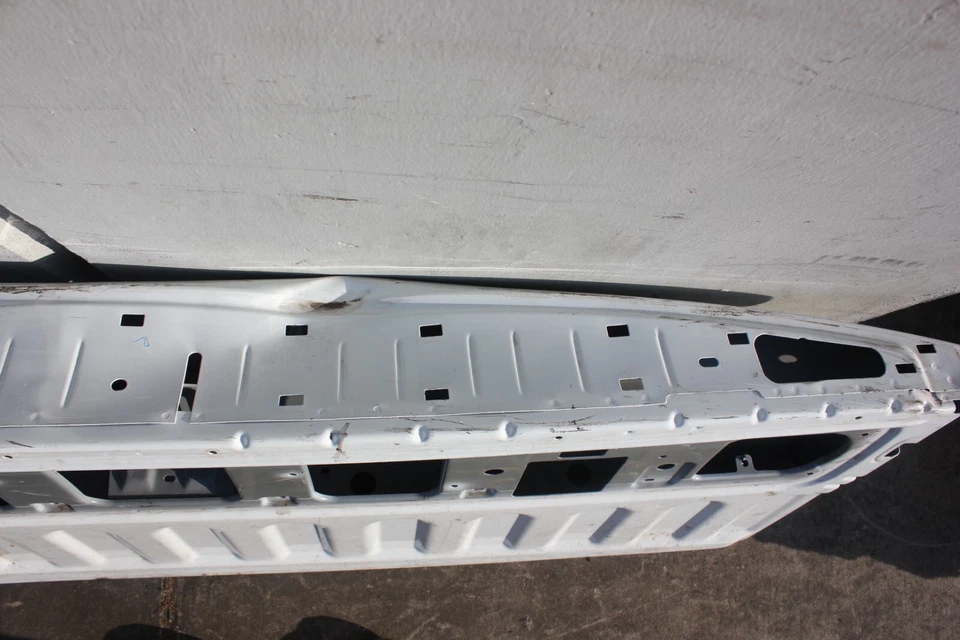 2019-2025 道奇 RAM 2500 3500 4500 Liftgate 尾门后备箱(凹痕) — 第 2/4 张图片