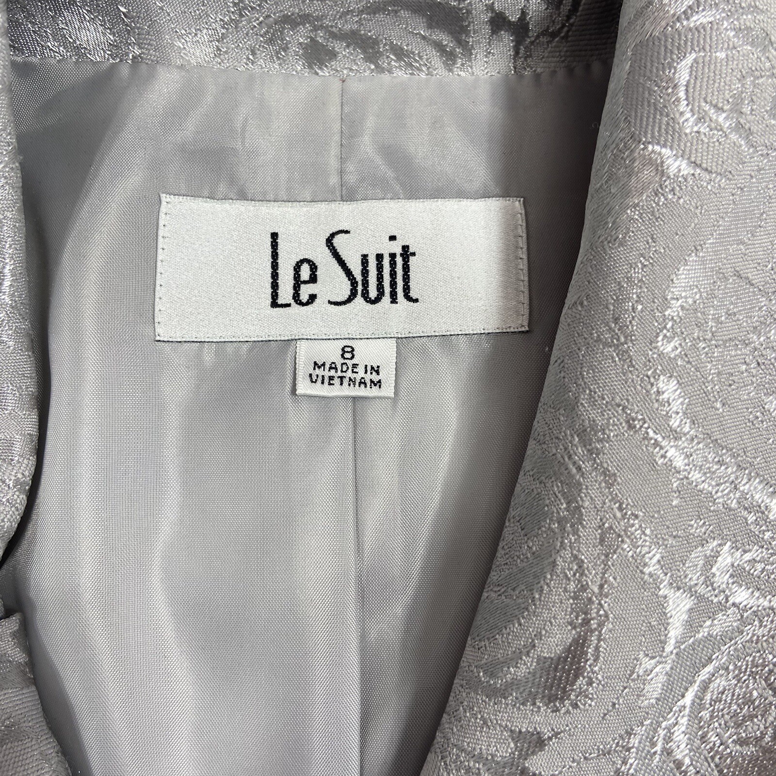 Le Suit 2PC Skirt Suit Women’s 8 Silver Double Breast Quilted Bow Shiny