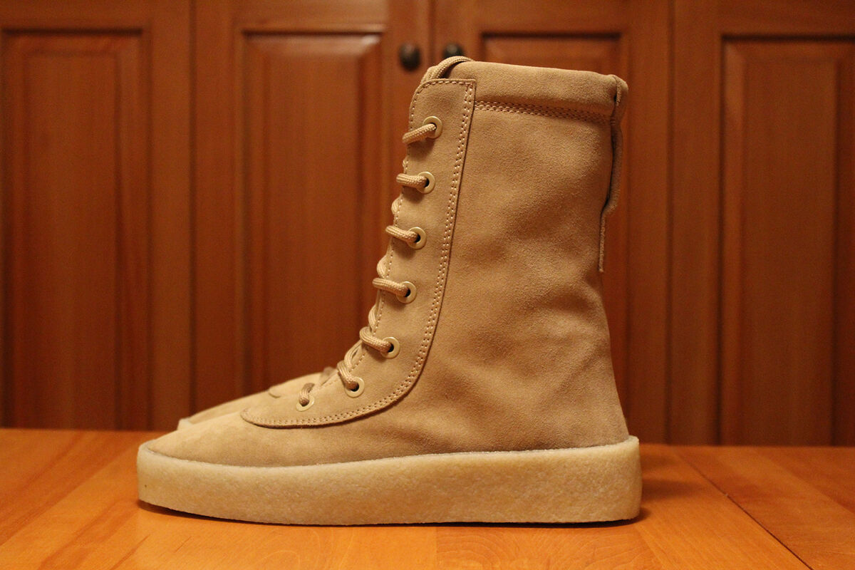 DS Yeezy Season 2 Crepe Boot Size 9 US EUR Luxury Taupe DS Yeezy Season 2 Crepe Boot Size 9 US EUR Luxury Taupe