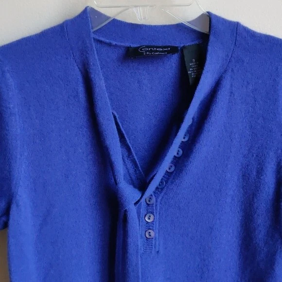 CONTEXT Suéter de Cachemira Manga Corta Henley con Corbata Azul Eléctrico S Foto 2 de 4