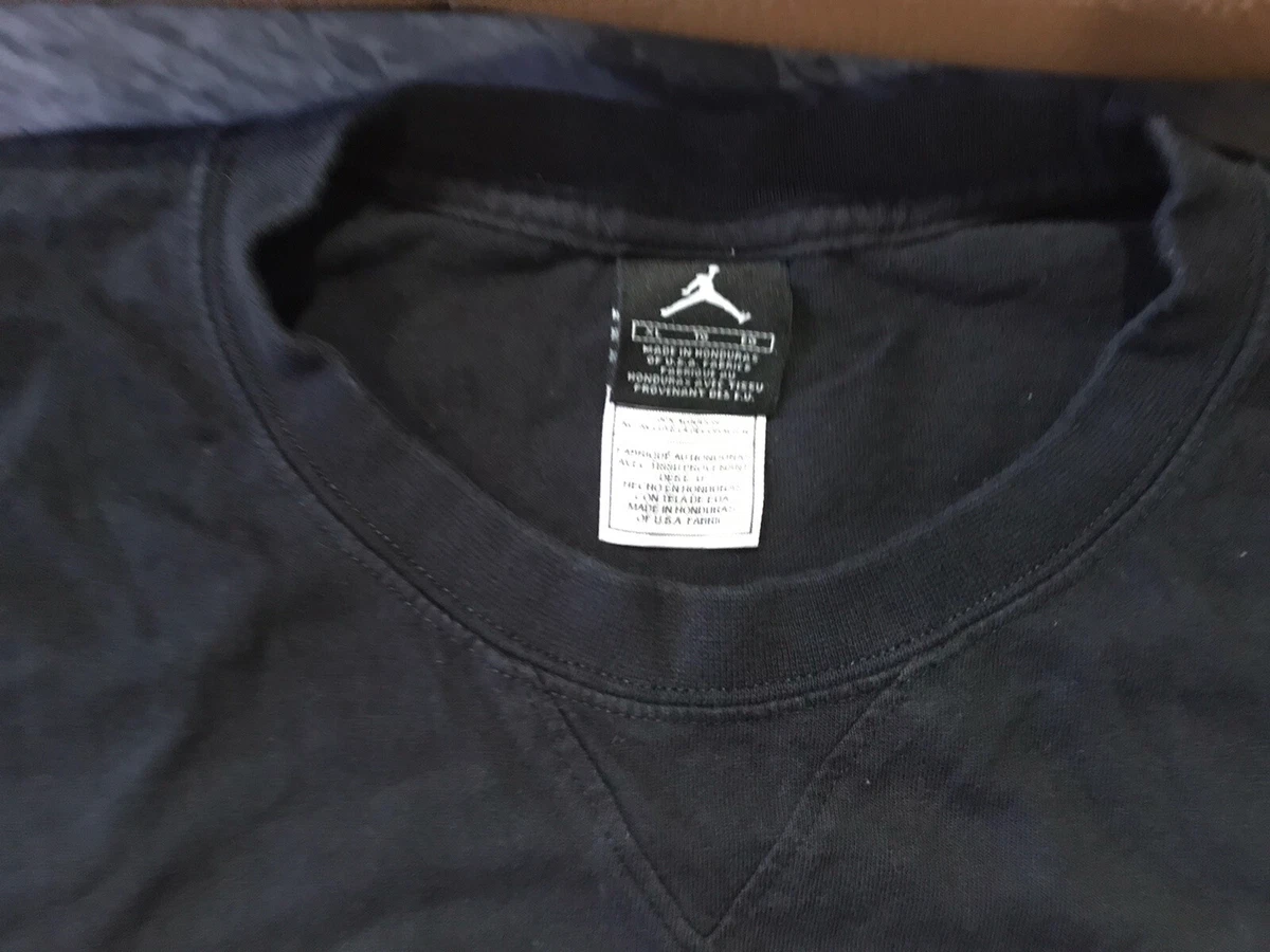 Jordan 1 banned shirt store