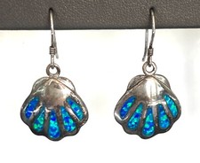 KOLCZYKI MUSZLE SREBRNE OPAL