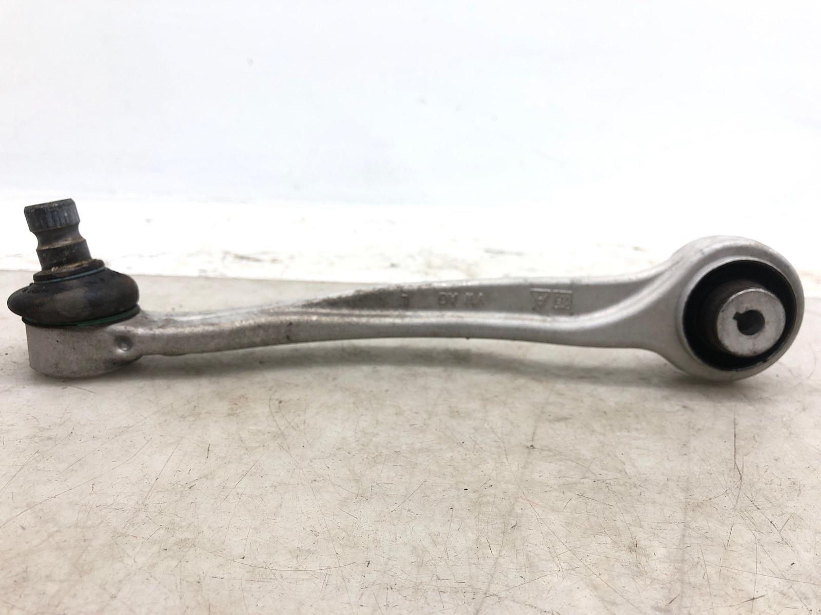 2016-2020 BENTLEY BENTAYGA FRONT LEFT UPPER FORWARD & REARWARD CONTROL ARM SET