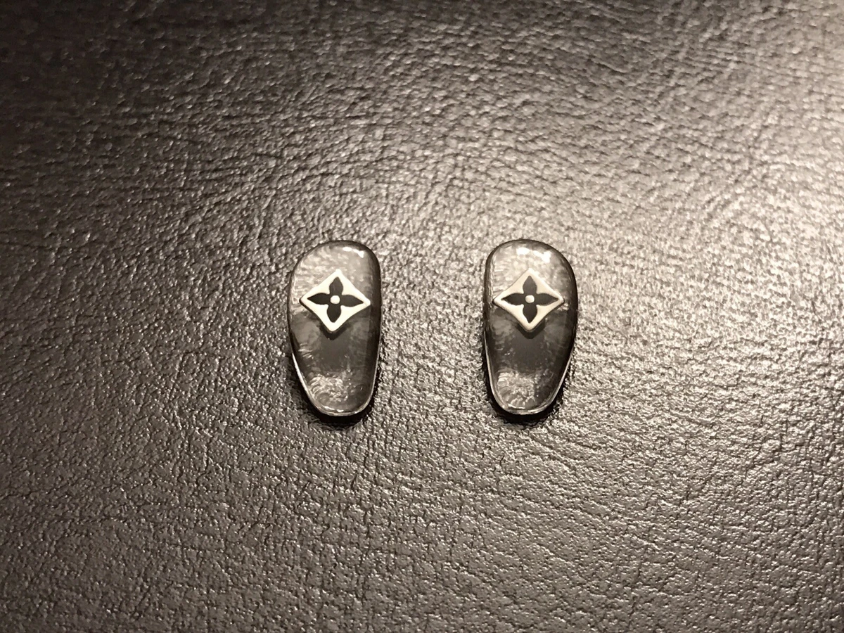 Louis vuitton 2024 nose stud