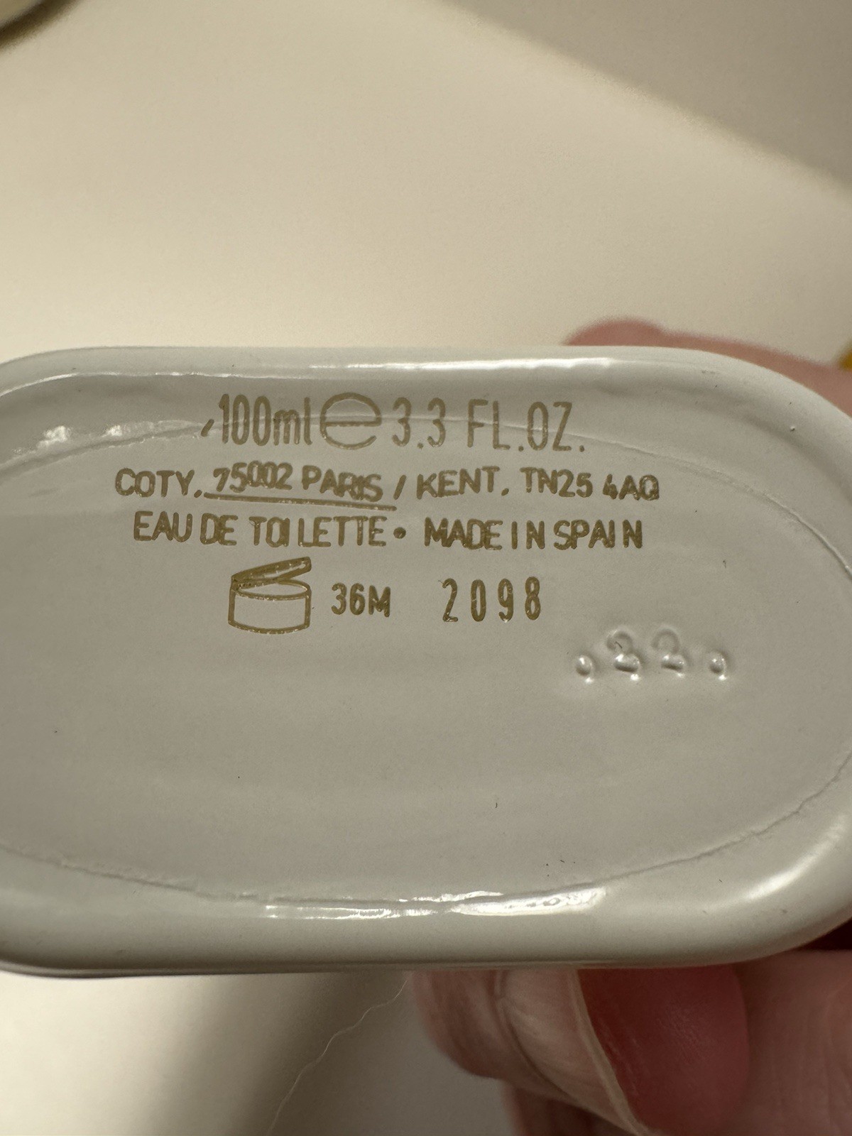 CK One Shock for Her Calvin Klein Eau de Toilette 3.4 fl oz / 100 ml Spray thumbnail 2