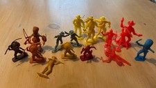 Vintage Western Playset Figures Lot Of 18, Cowboys And Indians, Yellow Red Blue