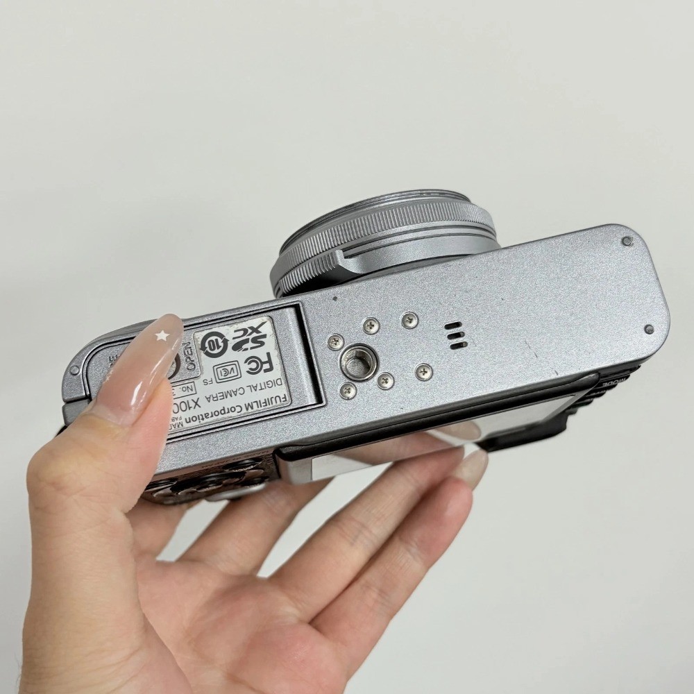 Fujifilm X100S Digital Camera 16.3MP Exposure Compensation Sleek