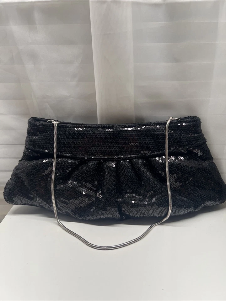 "Bolso de 17"" con cadena de tono negro/plateado lentejuelas Steve Madden" Foto 2 de 4