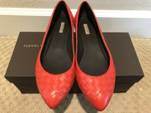 pointy red shoes