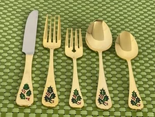 Classic Traditions HOLLYBERRY Gold Plate JCPenney Holly Choice Flatware E16VG