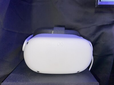 Meta Quest Oculus 2- With Battery Pack Carrying Case And Stand