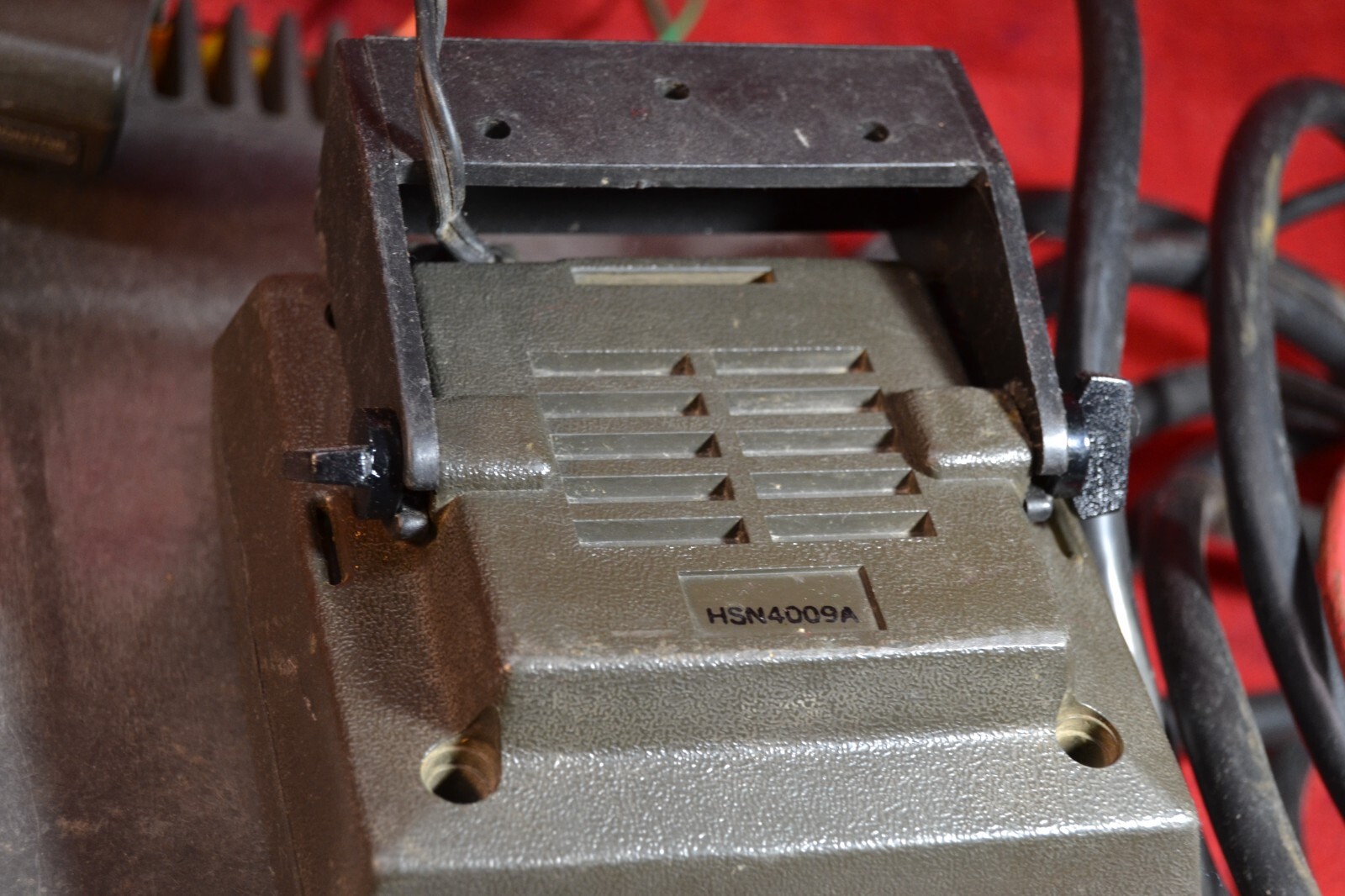 Motorola Mitrek T81JJA4000DK 29.7 to 38.999 MHz 100 watt mobile 2-way radio.