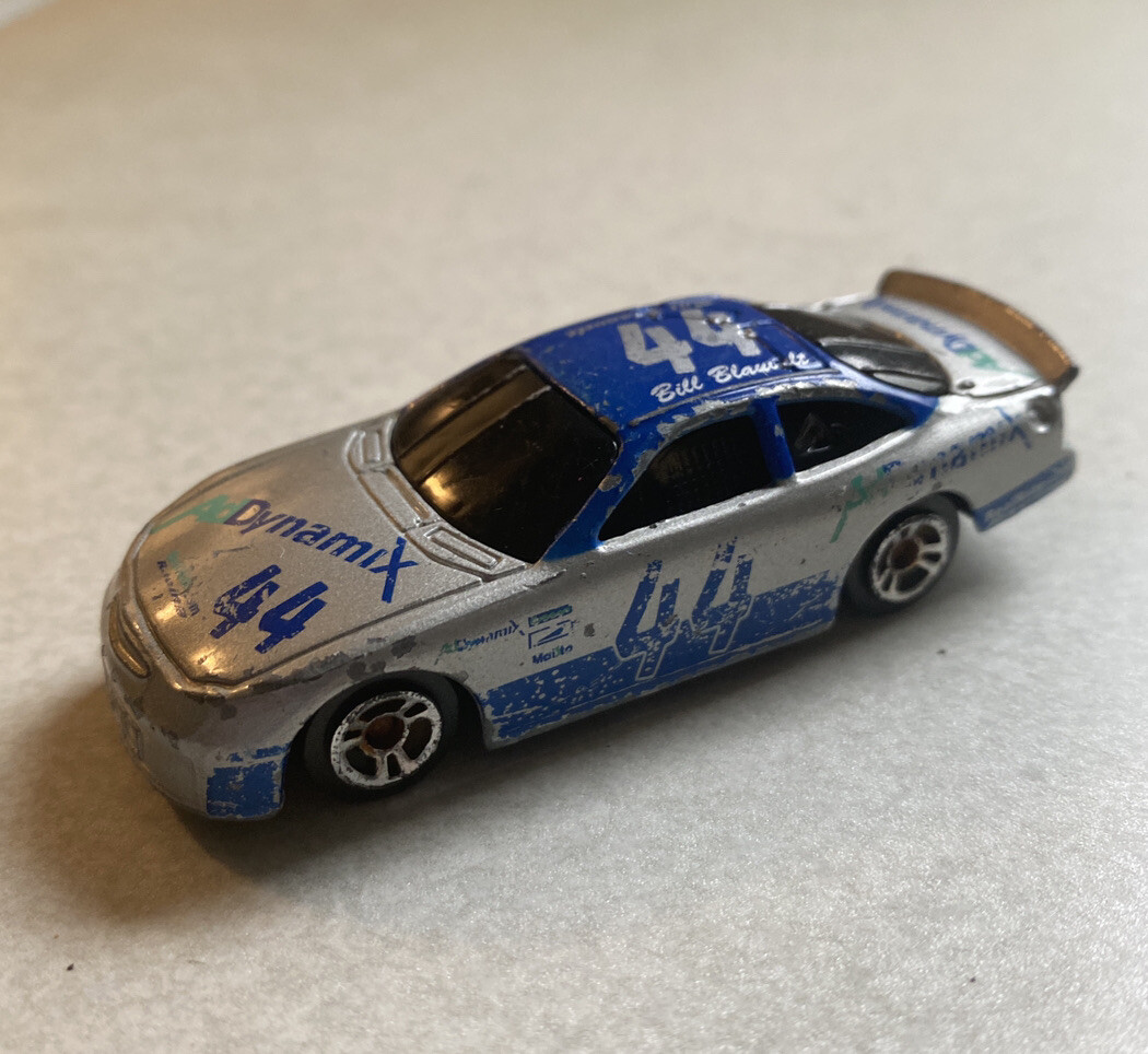 ミニカー Ford Taurus and Tool Box #13 1989 Ford Taurus Red with Black Stripes and Sales Associate in