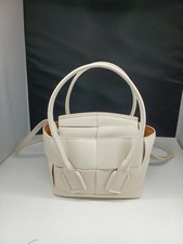 BOTTEGA VENETA -0 The Arco Mini Maxi Intrecciato from Japan
