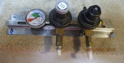 Taprite Dual Body Regulator Gauge Assembly Series 5740 1800 PSI Max 366M