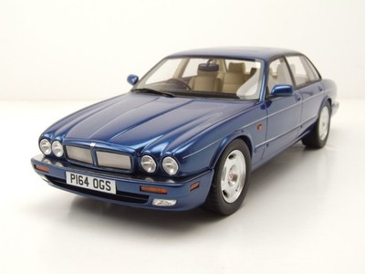 Jaguar XJR X300 RHD 1995 dunkelblau Modellauto 1:18 Cult Scale Models