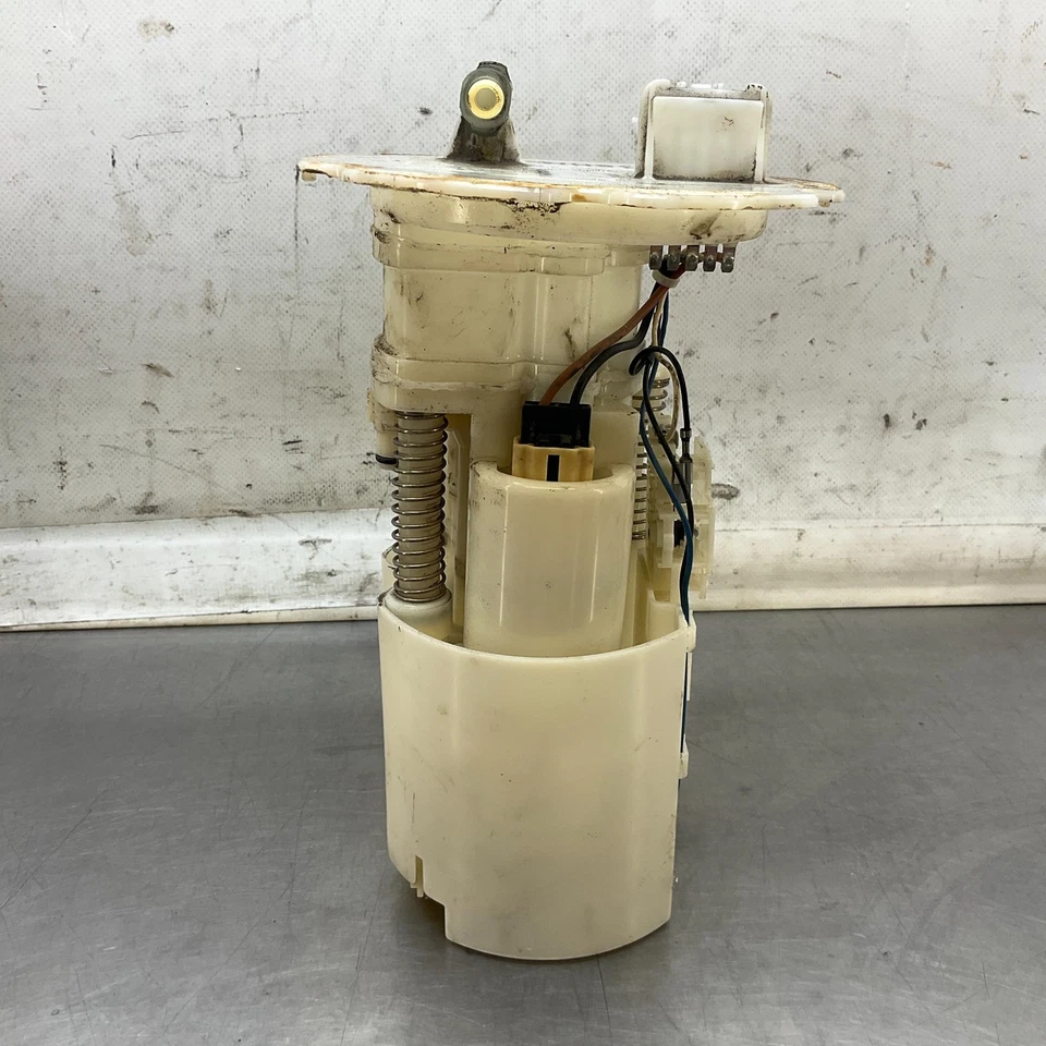 03-05 Nissan 350Z VQ35DE 3.5L V6 Fuel Pump Assembly 17040CD000 OEM 13BHDDI - Image 3 of 4