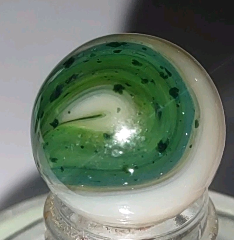 Bn2446 - JABO Classic Marble -🟢UV Burmese Glower 🟢 -🇺🇸 U.S.A.🇺🇲 .54"