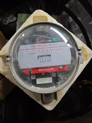#ad #ad HONEYWELL GAS PRESSURE SWITCH C437D.E.G.H. Used $85.00