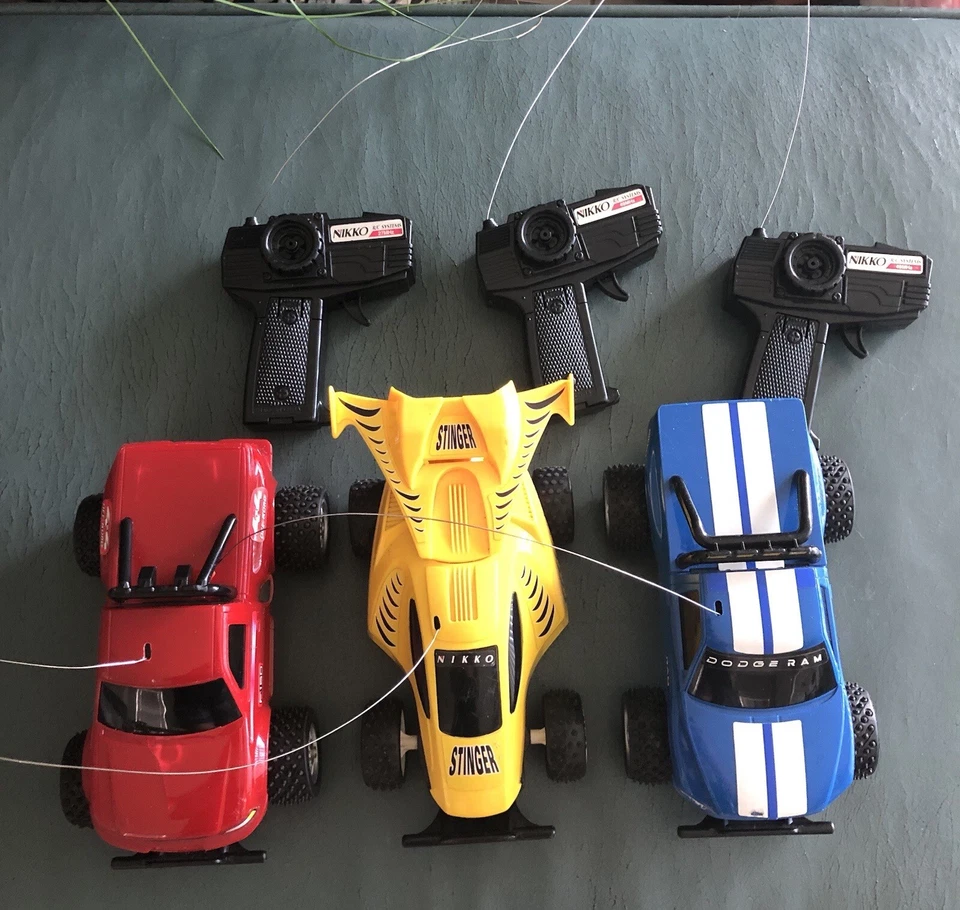 Lote de 3 autos de radiocontrol Nikko de colección, Stinger 49 mhz, Dodge Ram 49 mhz Ford F-150 27 mhz Foto 2 de 4