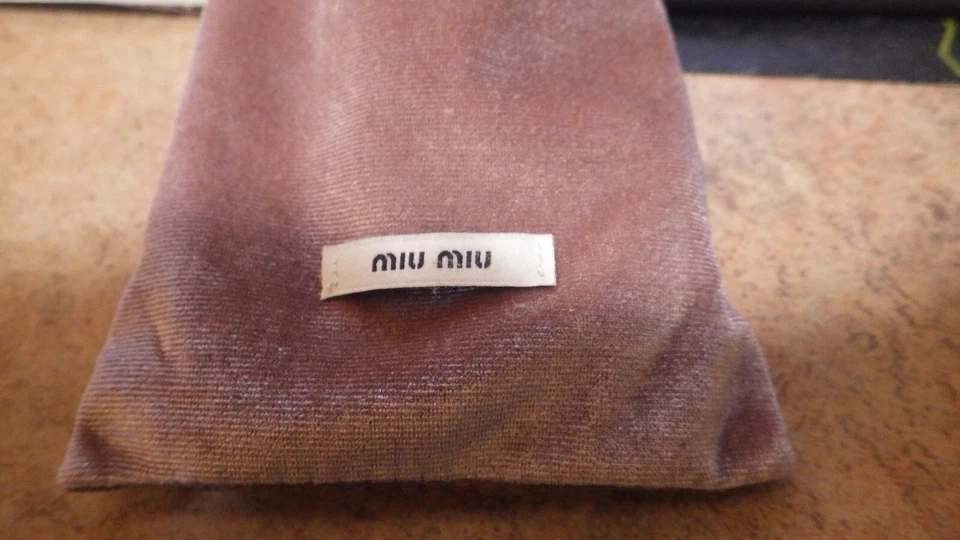 Óculos de sol Miu Miu SMU 04R NAI-0A3 armação quadrada tartaruga com lentes marrons - Imagem 3 de 4