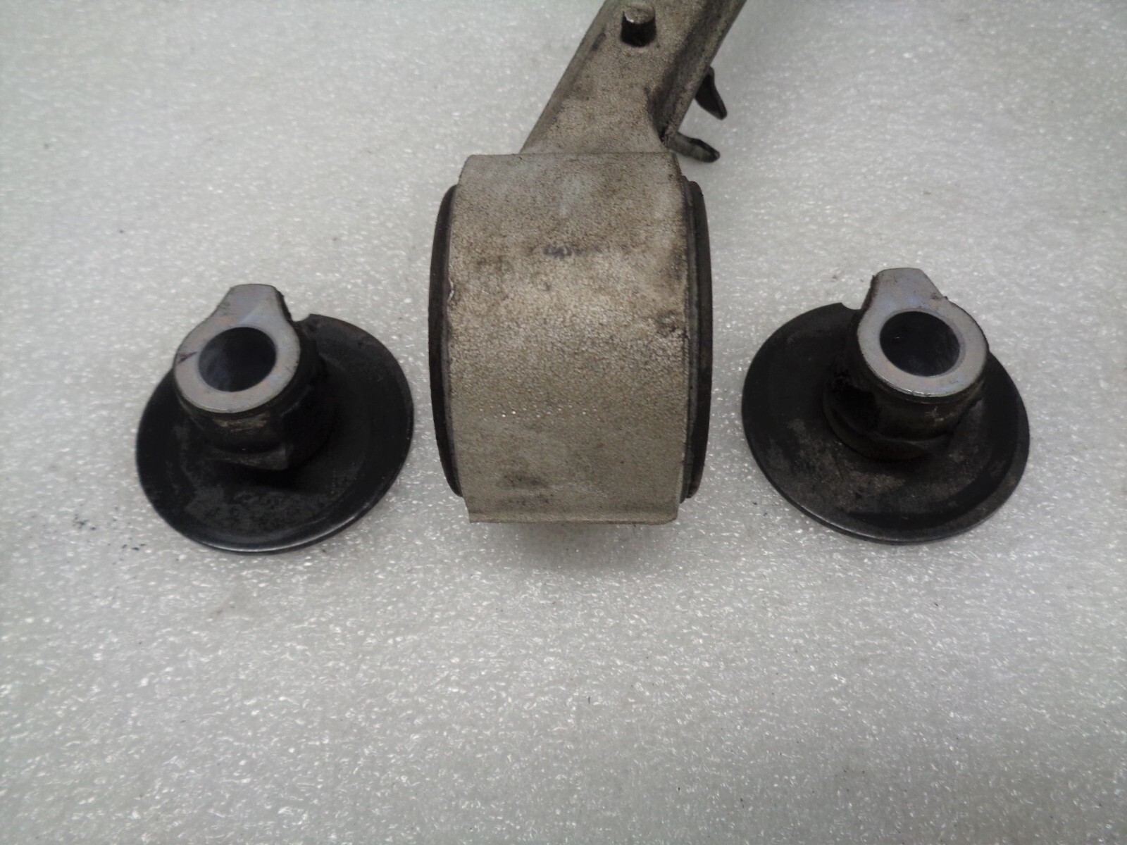 04-08 Maserati Quattroporte Front Left Driver Upper Control Arm OEM DE2209180