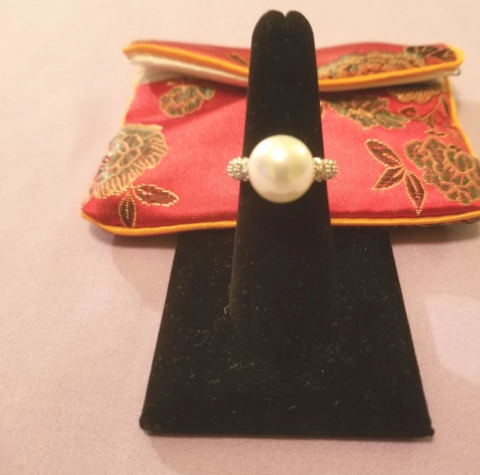 Pearlfection 12mm White Simulated South Sea Pearl Ring With CZ's. Sz-7 (Other) - Image 4 of 4
