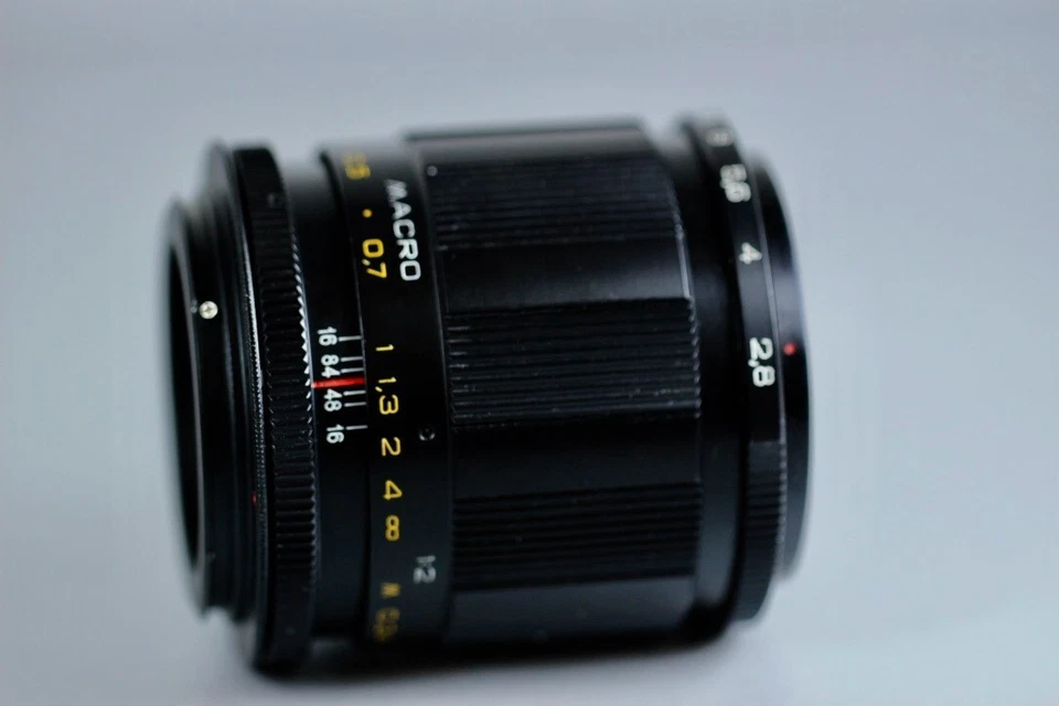 Vintage Soviet Macro Lens for Canon - MC Volna-9 f/2.8 50mm with M42 Mount - Image 4 of 4