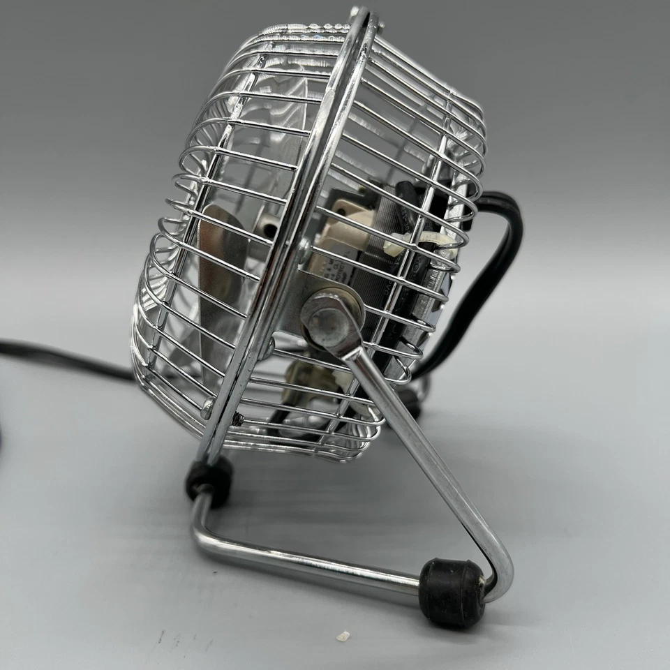 Mini ventilador de mesa elétrico Lakewood 5" prata metal - Modelo HVDJ-4 - Imagem 4 de 4