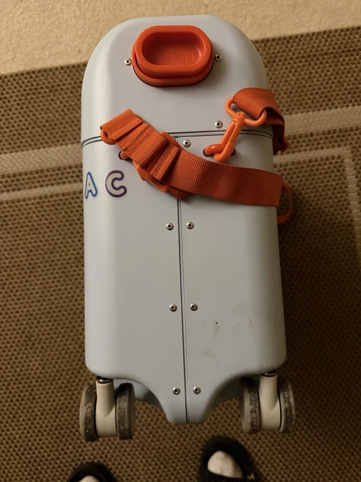 JetKids by Stokke BedBox 蓝色 - 儿童乘车行李箱 — 第 2/4 张图片