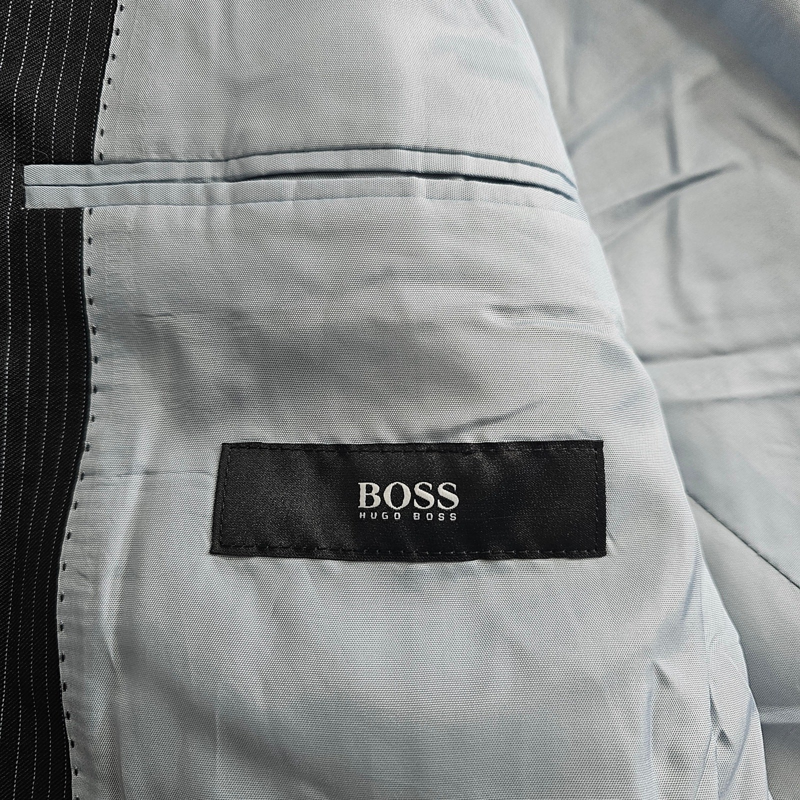 Hugo Boss 44L Bertolucci Movie Blue Super 120 Pinstripe Blazer Sport Coat Jacket thumbnail 7