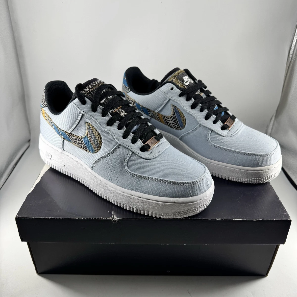 Preços baixos em Nike Air Force 1 Low '07 LV8 Light Armory Blue