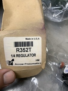 AIR COMPRESSOR REGULATOR ARROW PNEUMATICS R352T 125 1/4” T HANDLE REGULATOR USA