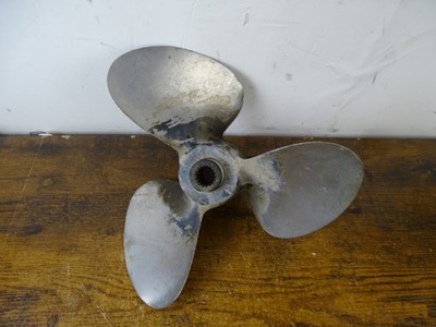 P5250 FP372 PROP Propeller Chrysler Force Outboard USED