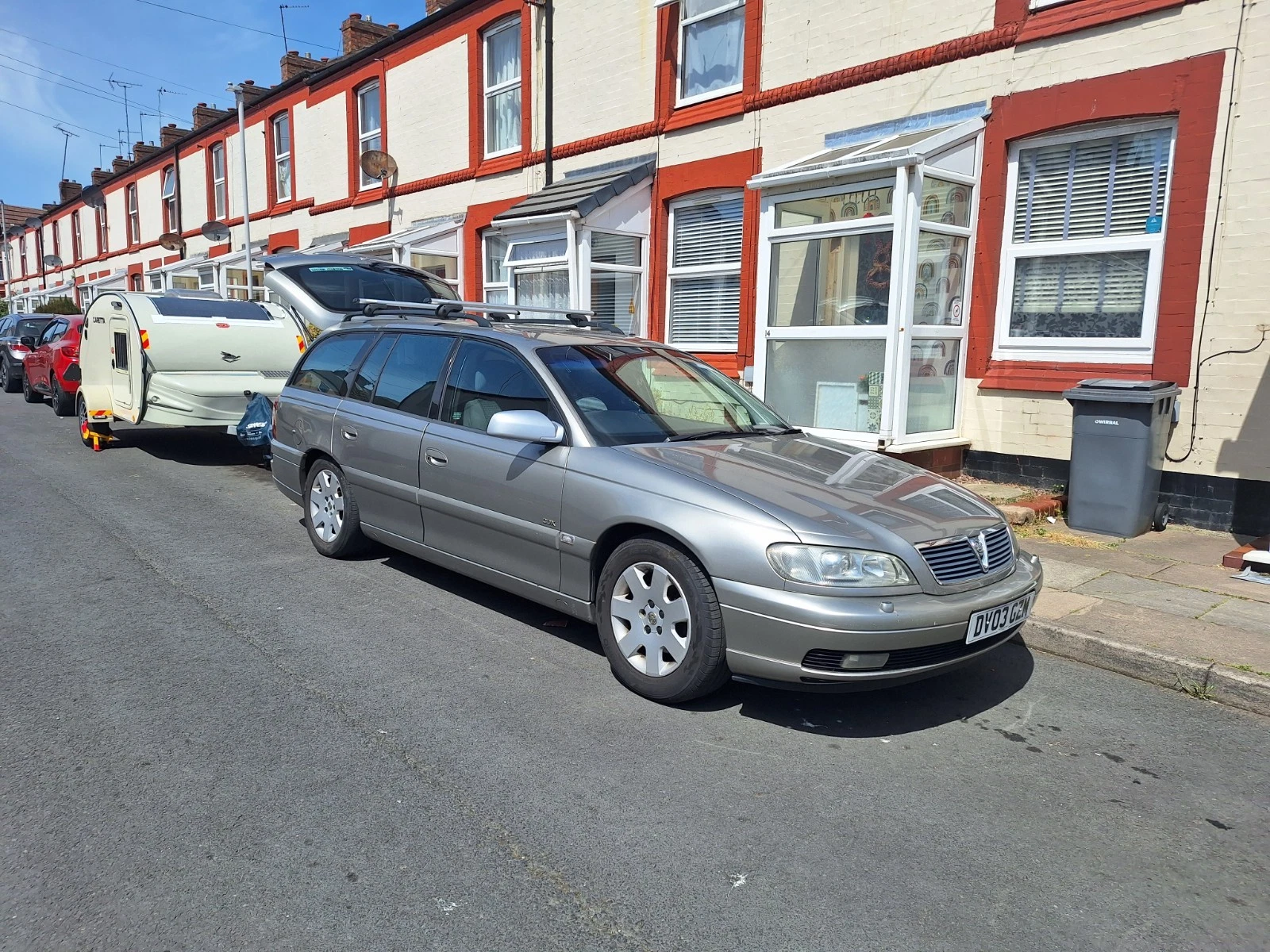 Vauxhall OMEGA 2.2 CDX ESTATE - ULEZ COMPLIANT. - Picture 1 of 10