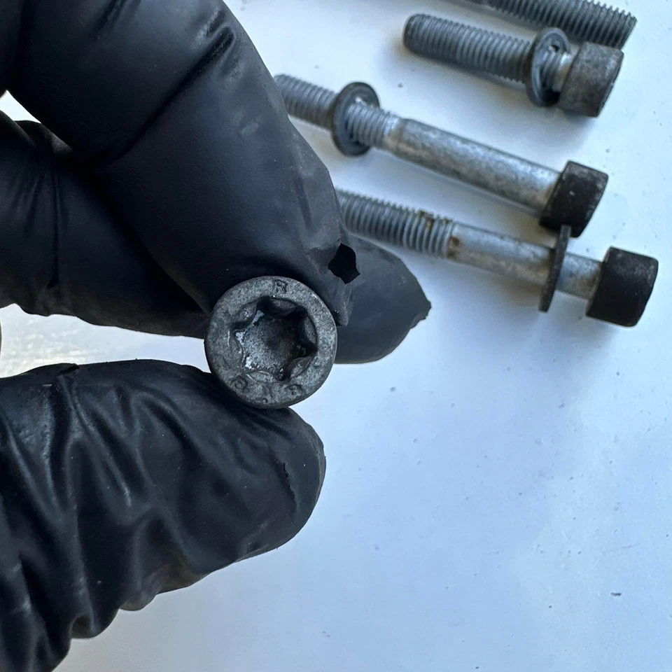 Conjunto de parafusos de montagem para caixa de câmbio BMW R1200 RT R1200RT 2010 como mostrado - Imagem 2 de 4