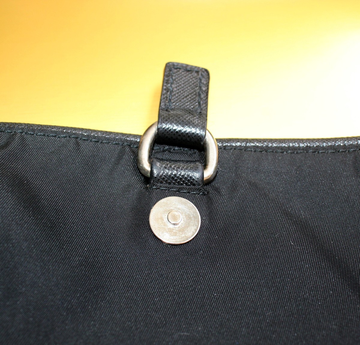 PRADA CLASSIC SHOULDER bag, heavy leather strap. In near PRADA CLASSIC SHOULDER bag, heavy leather strap. In near