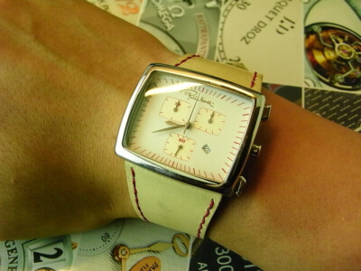 早い者勝ちRoberto Cavalli クロノグラフ腕時計　稼働品 OLD STOCK ROBERTO CAVALLI CHRONOGRAPH 7251905145 SWISS QUARTZ MENS