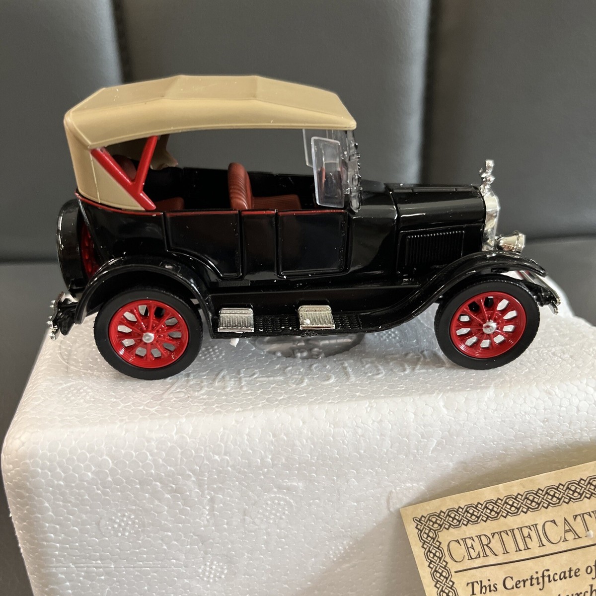 National Motor Museum Mint - 1927 Model T Touring Car - The Golden