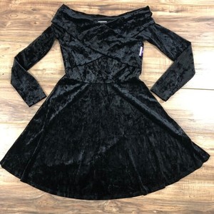 chelsea28 black dress
