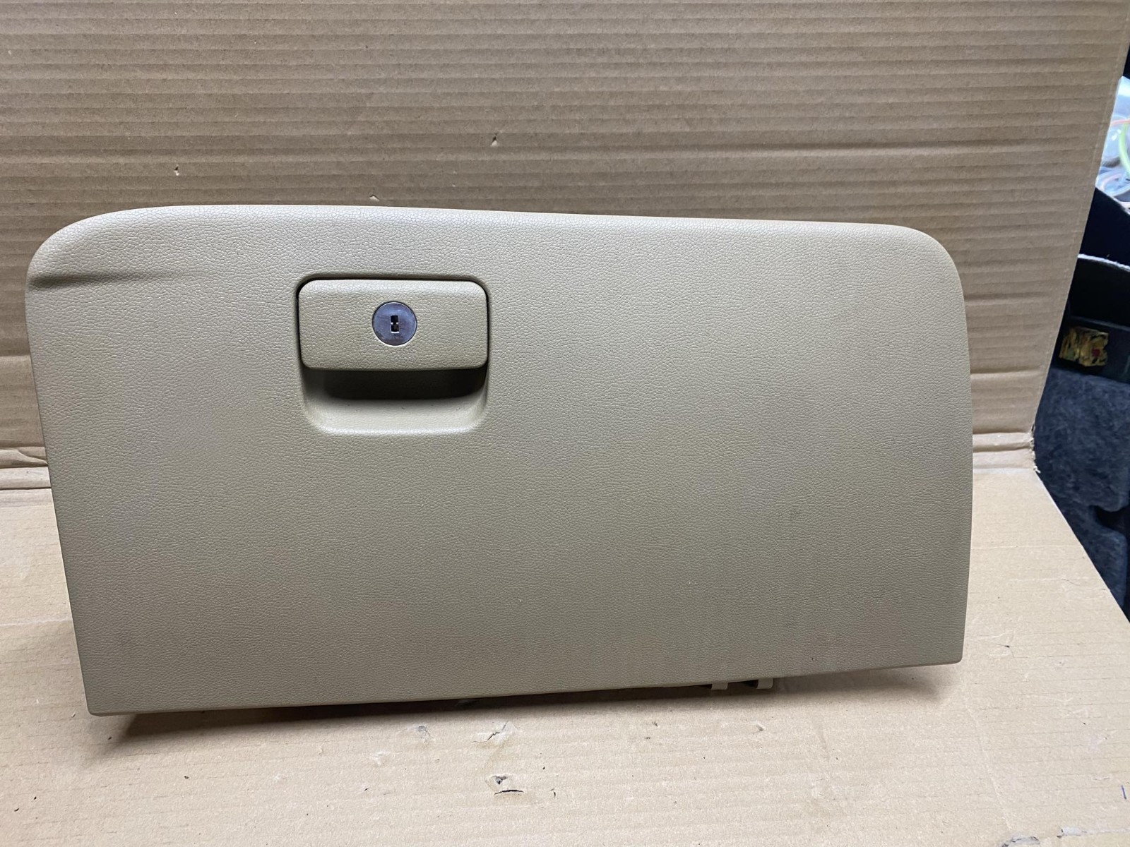 11 12 13 14 Hyundai Sonata  Glovebox Glove Box Assembly OEM