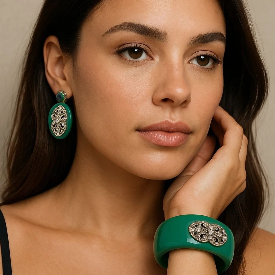 Brazalete Brazalete Premier Designs Verde Estrás Dorado De Colección Boho Y2K Foto 2 de 4