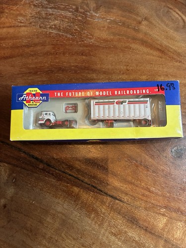 Remolque de cuña Athearn 10817 Consolidated Freightways Ford C 28’ escala N nuevo en caja | Condition: New