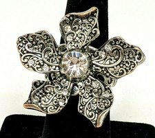 Stretch Ring Fabulous Bold Flower Rhinestone Silver Tone Antiquing wear B25-3