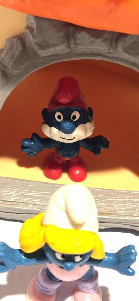 Gran Lote De Colección 20 Estatuillas Pitufo y 1976 Peyo Schleioh Pitufo Champiñón Casa Foto 3 de 4