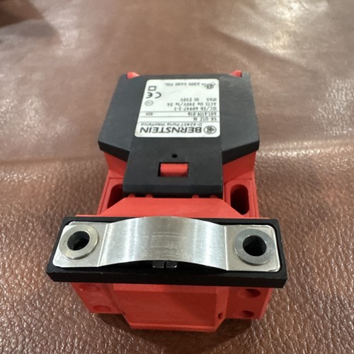 Bernstein SK-U1Z M Door Safety Interlock Switch 500VAC 10A, 1NO-1NC w/ Key - Picture 5 of 7