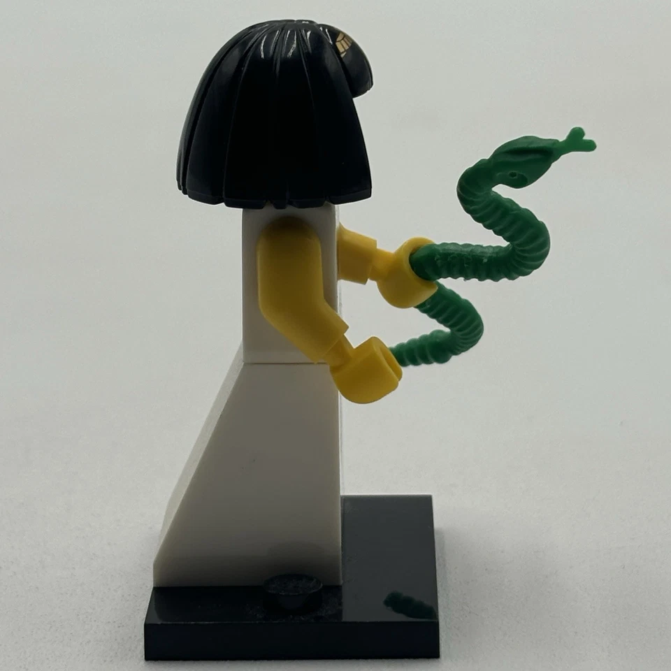 Lego Reina Egipcia Serie 5 Mini Figura Cleopatra Con Una Serpiente Verde 8805 Foto 3 de 4