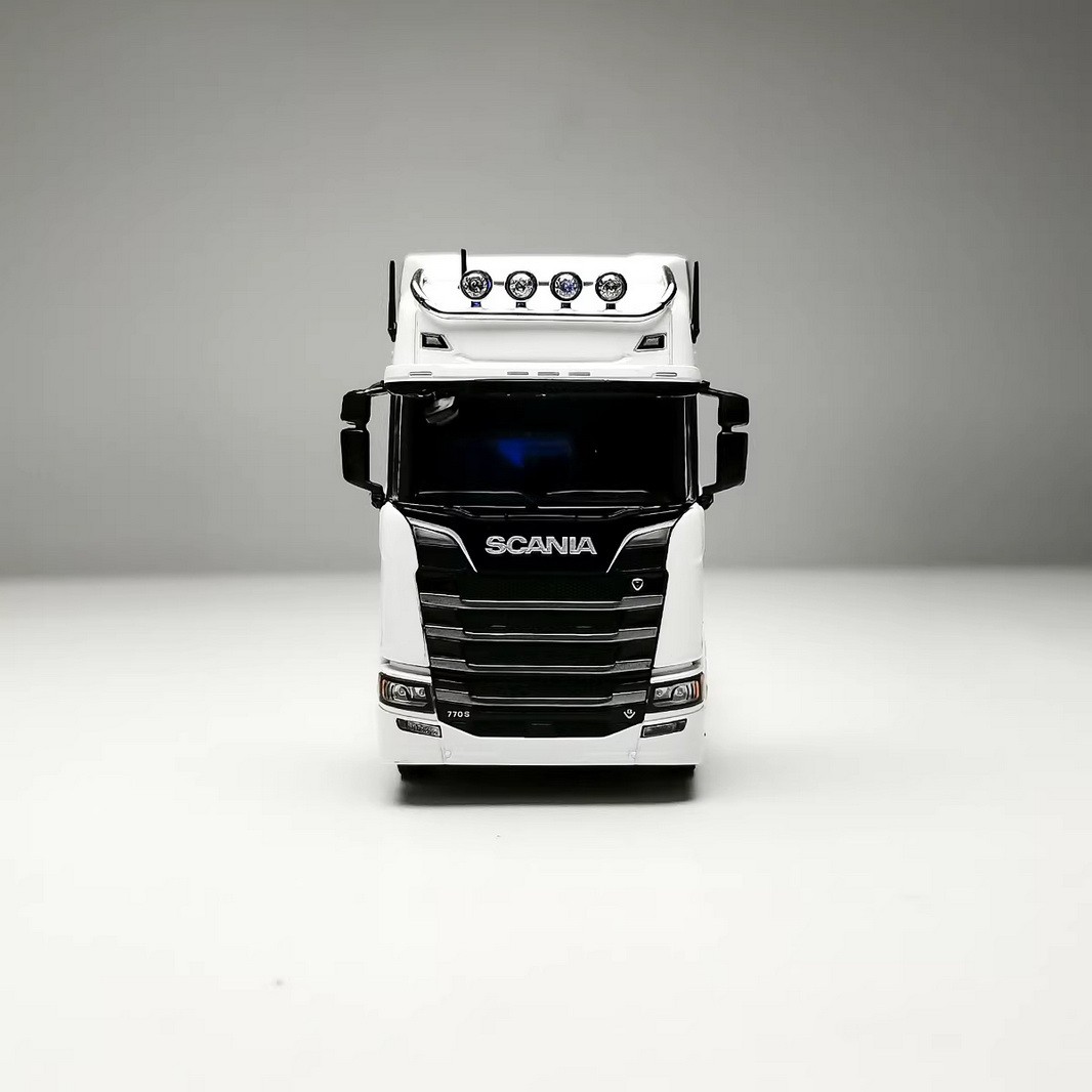 MASDI 1/64 Scale SCANIA 770S Truck Tractor White Diecast Model Toy