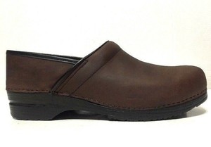 sanita oiled leather clogs